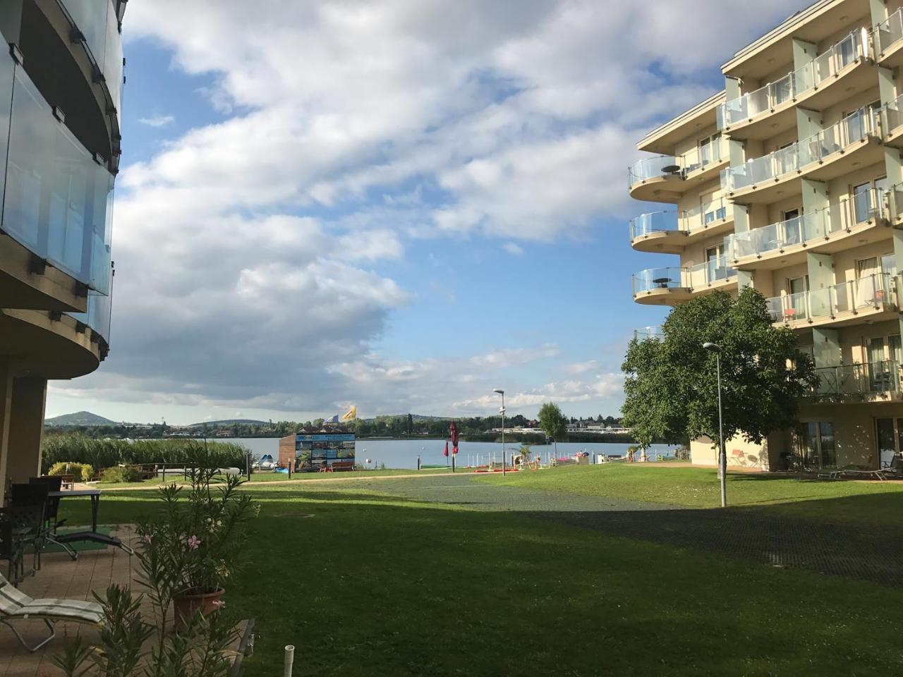 Wellness Apartments In Velence Eksteriør billede